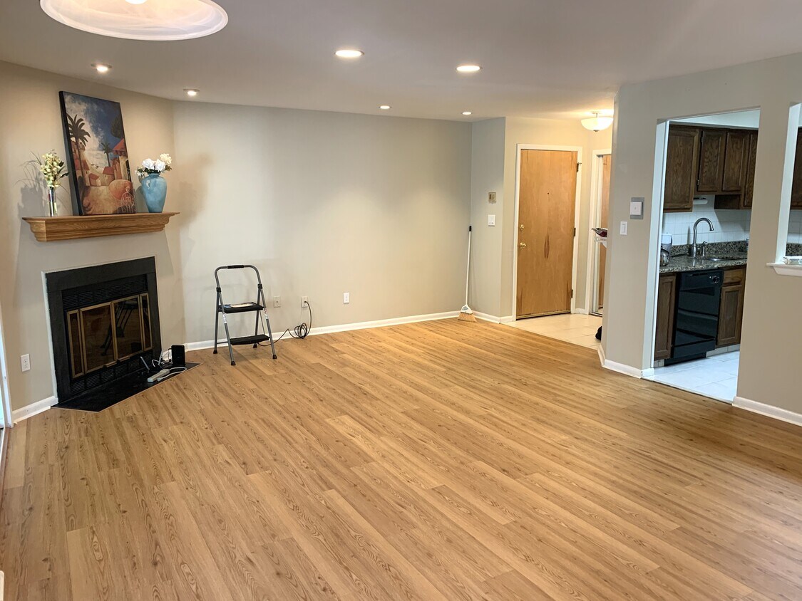 119 Acadia Ct Unit 8, Princeton, NJ 08540 Condo for Rent in Princeton