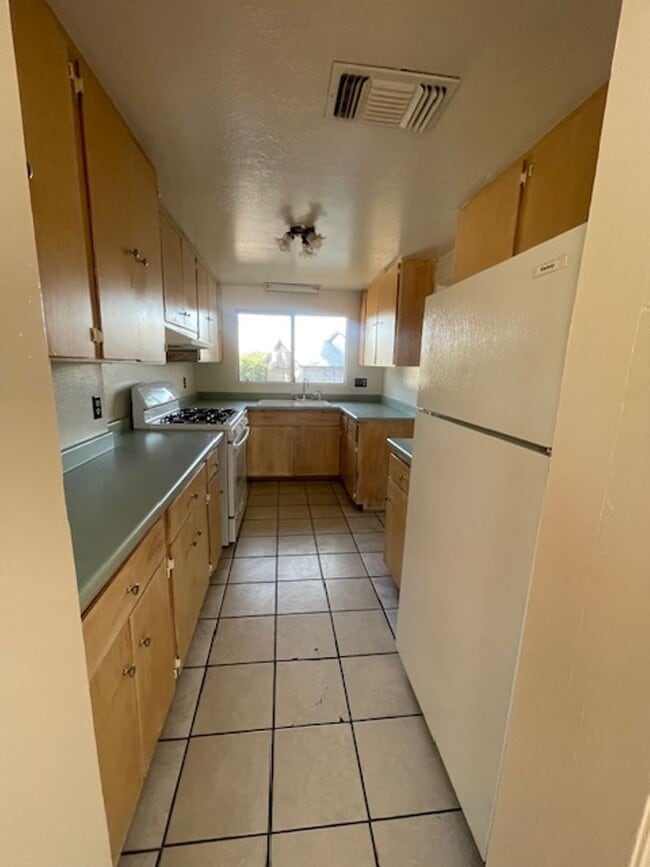 Building Photo - Adorable 3 Bedroom 2 Bath In Upper Clarkda...