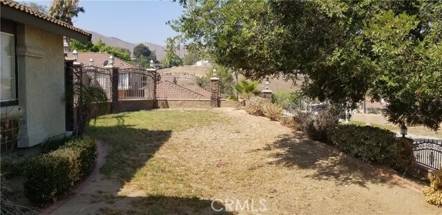 Foto principal - 11030 Country Bluffs Rd