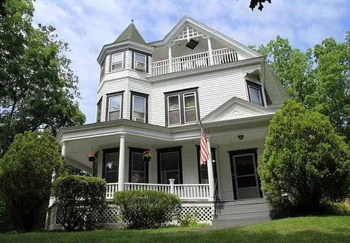 20 Crescent St Unit A, Derry, NH 03038 Apartments in Derry, NH