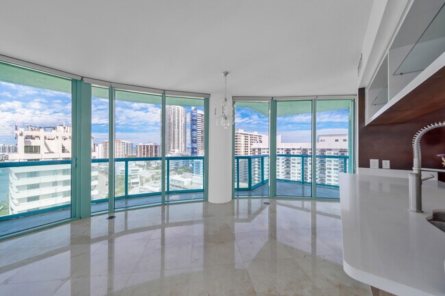 Foto del edificio - 6000 Indian Creek Dr