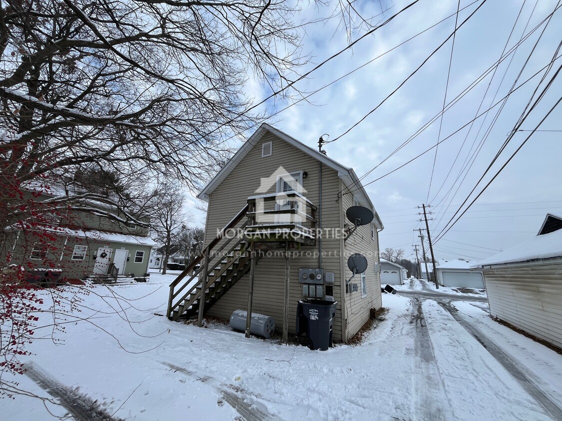 Primary Photo - 832 E 7th St