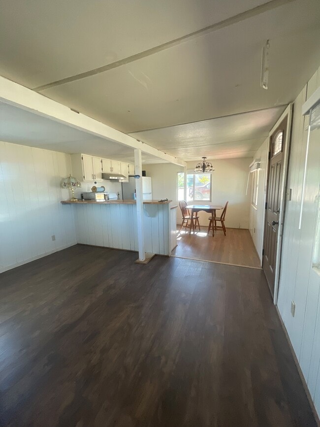 Building Photo - 2415 W Rd 4 N