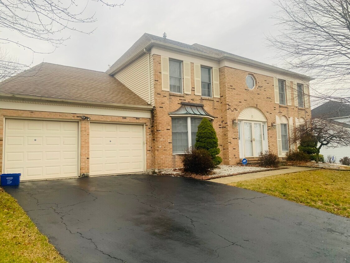 Primary Photo - 10 Victoria Way