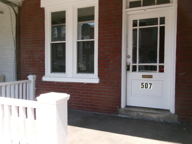 Building Photo - 507 Manor St