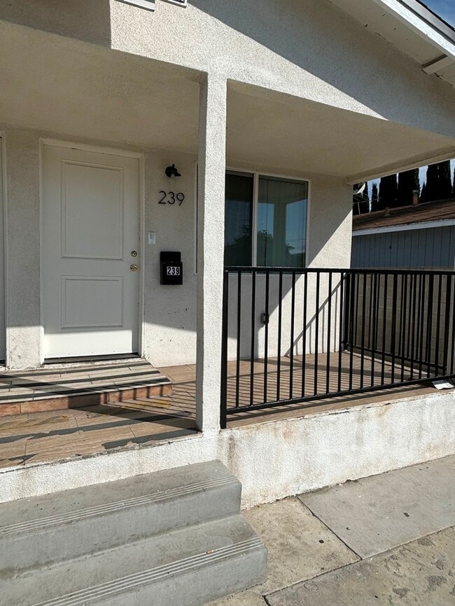 Building Photo - 239 E 104th St