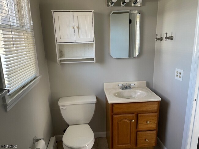 Foto del edificio - 820 Rhine Blvd