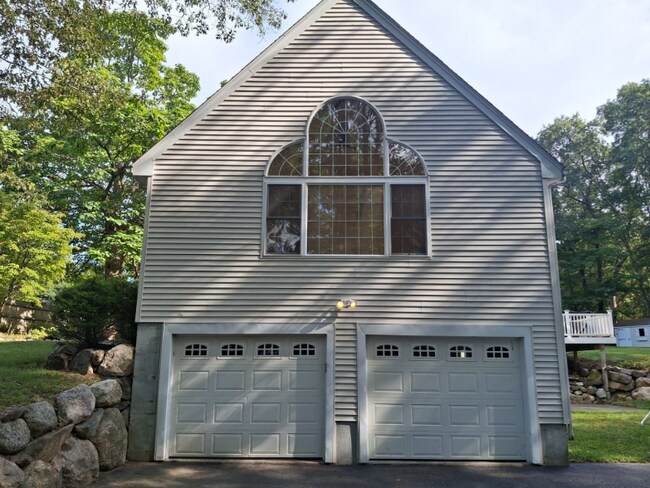 Foto del edificio - 6 Rockwood Ln