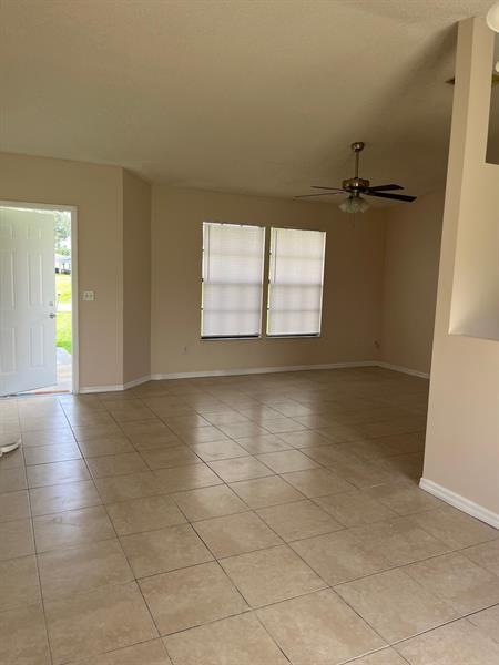Building Photo - 1673 SW Cameo Blvd