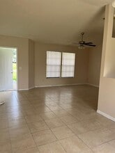 Building Photo - 1673 SW Cameo Blvd