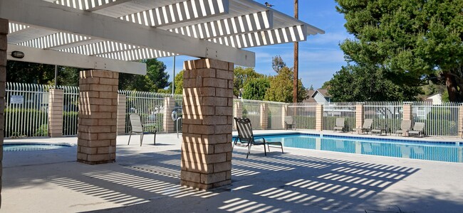 Foto del edificio - 1735 N Willow Woods Dr