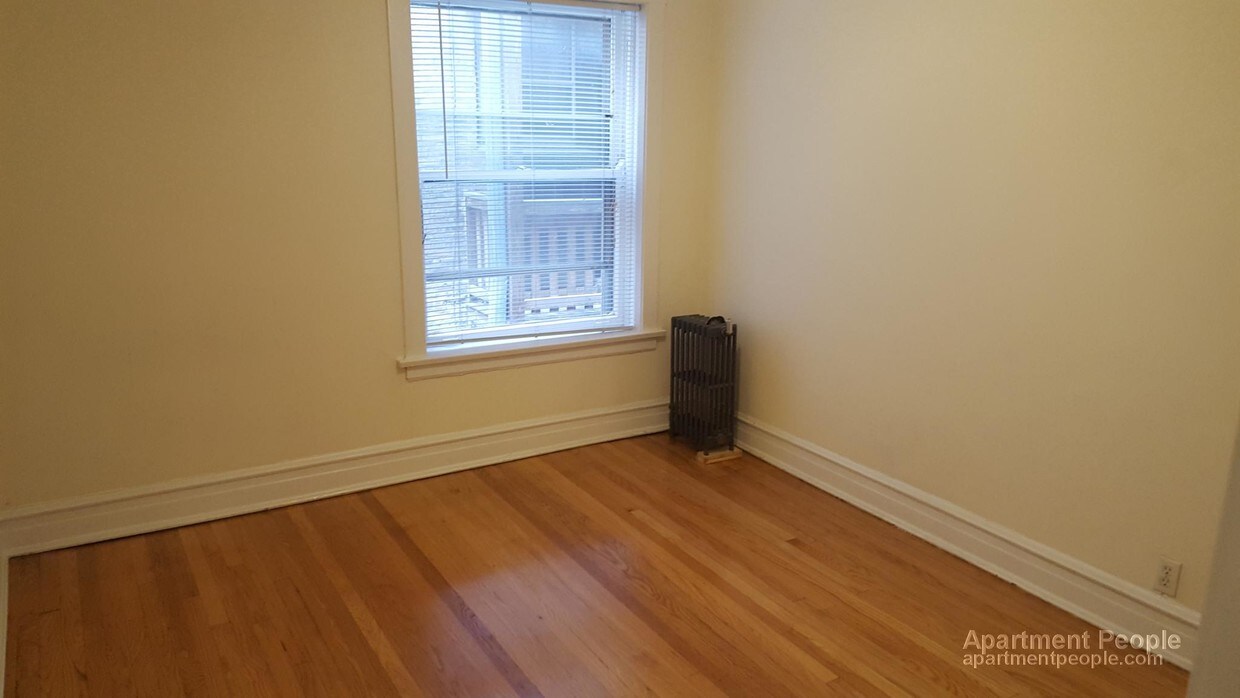 Building Photo - 803 Noyes St