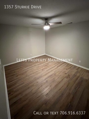 Building Photo - Beautifully Remodeled 3 Bedroom 1 Bath Hom...