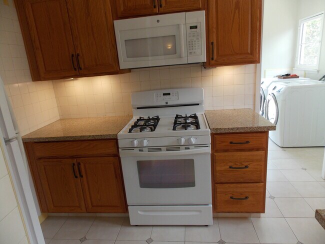 Foto del edificio - 6201 Commodore Sloat Dr