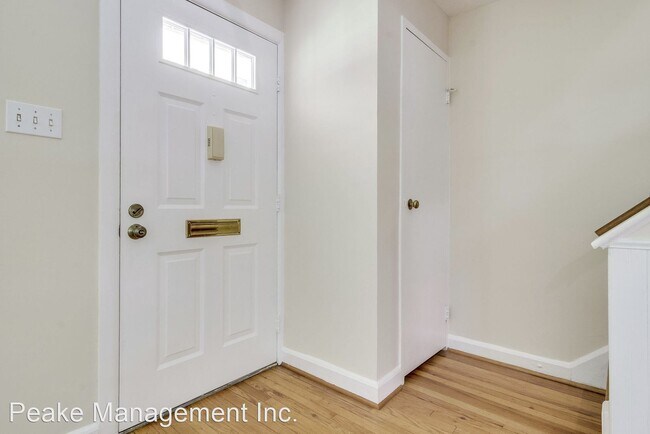 Building Photo - 3 br, 1.5 bath House - 428 James Ct.