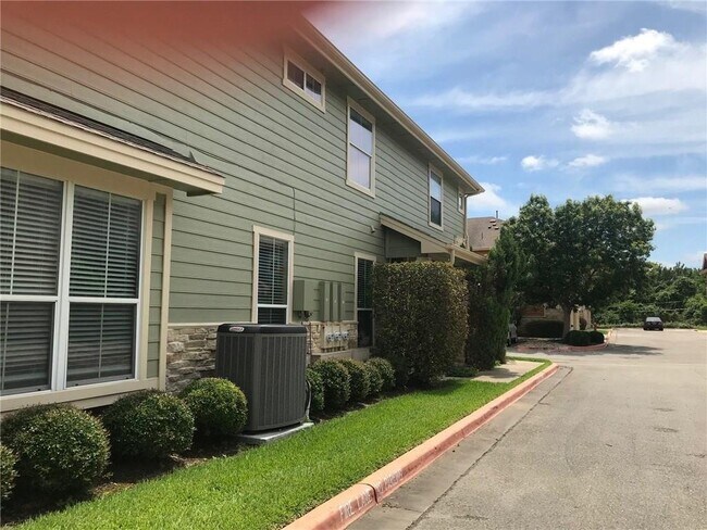 Foto del edificio - 1481 E Old Settlers Blvd