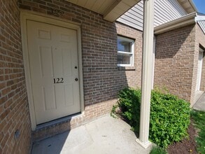 Building Photo - 122 Alderman Dr
