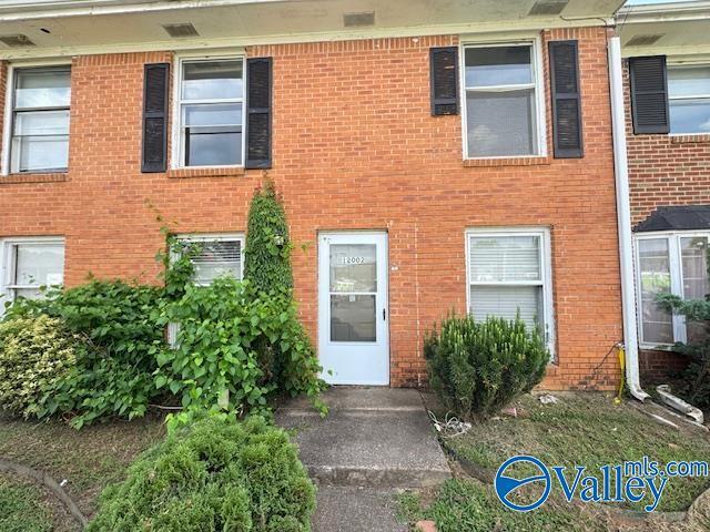 Foto principal - 12002 Temperance St SW