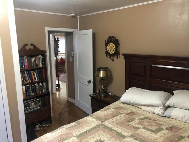 Foto del edificio - 525 Meadow Brook Dr