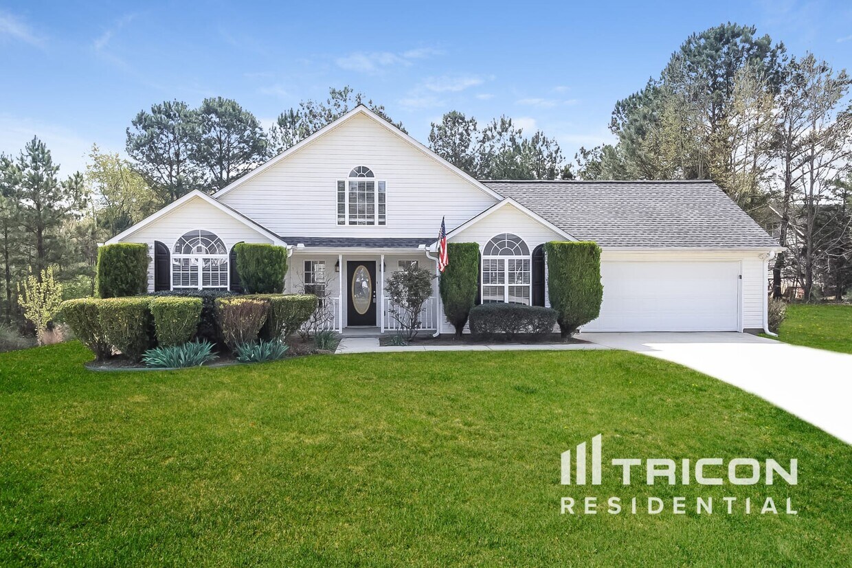 Primary Photo - 2051 Meadowglen Ln