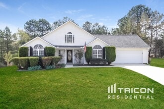 Building Photo - 2051 Meadowglen Ln