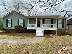 Building Photo - 221 Ridgewood Dr
