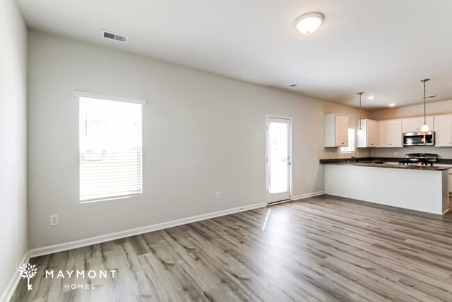 Building Photo - 144 Dorian Lp