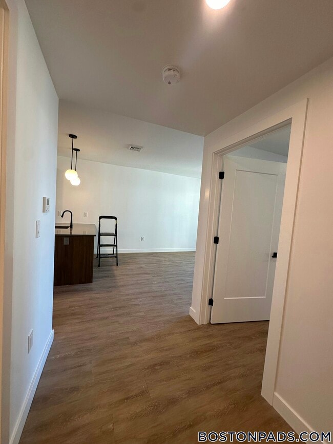 Building Photo - 199 Gardner St