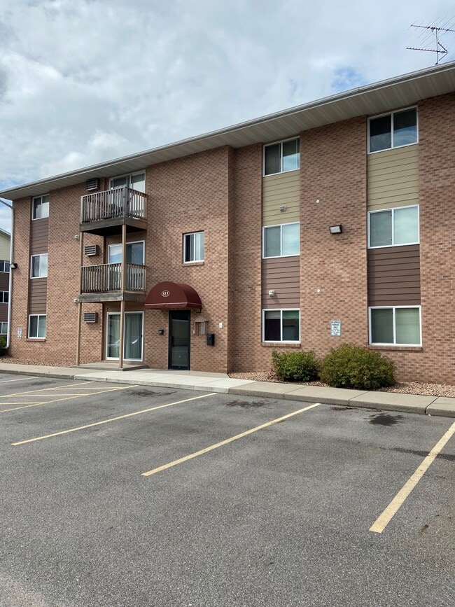 Entry - Auburn Cove Apartments., LLC