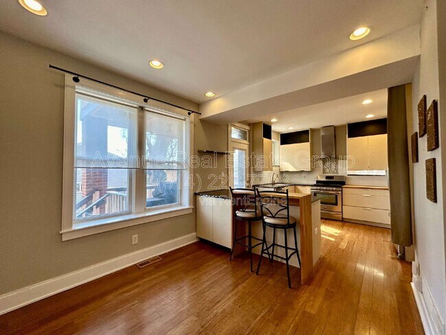 Foto del edificio - 5804 Pershing Ave