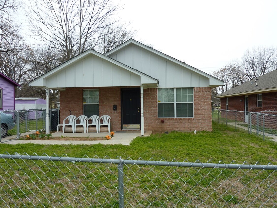 Primary Photo - 3 Bedroom 1 Bath Brick Home