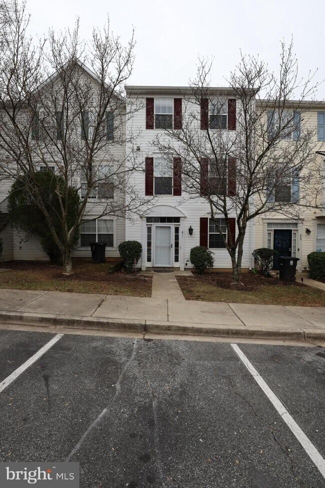 Building Photo - 811 Lacewood Terrace