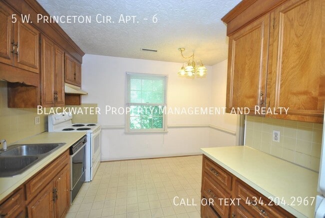 Foto del edificio - 5 W Princeton Cir Cir