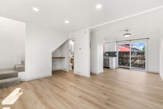 Building Photo - 1618 Banyan Dr