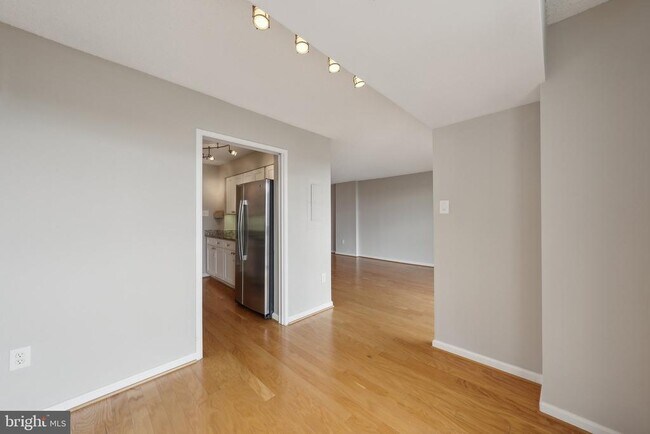 Foto del edificio - 5300 Holmes Run Pkwy