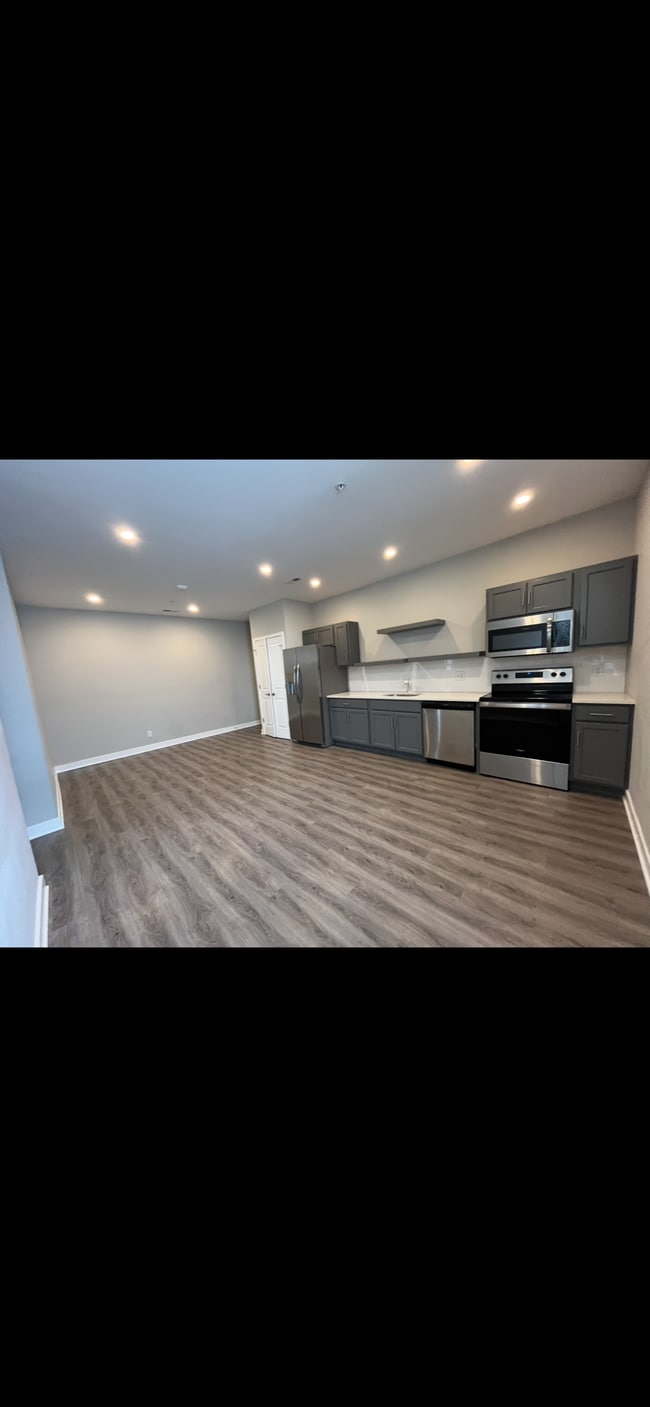 Cocina / Sala de estar - 1309 N Scott St