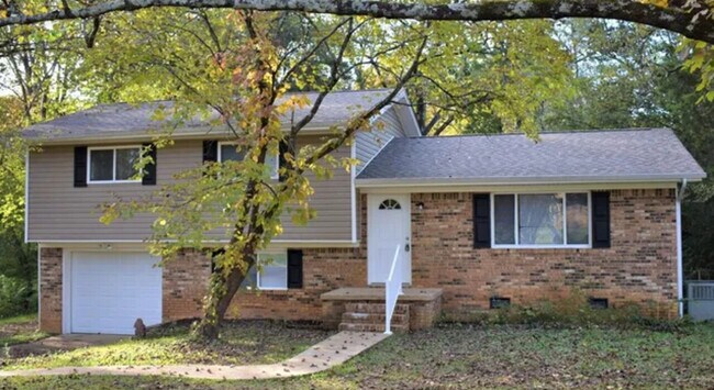 Building Photo - 6024 Hillcrest Drive