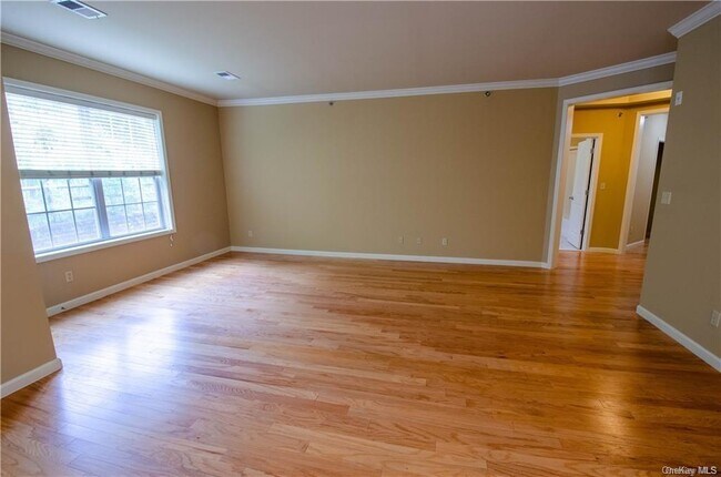 Building Photo - 104 Canter Ct