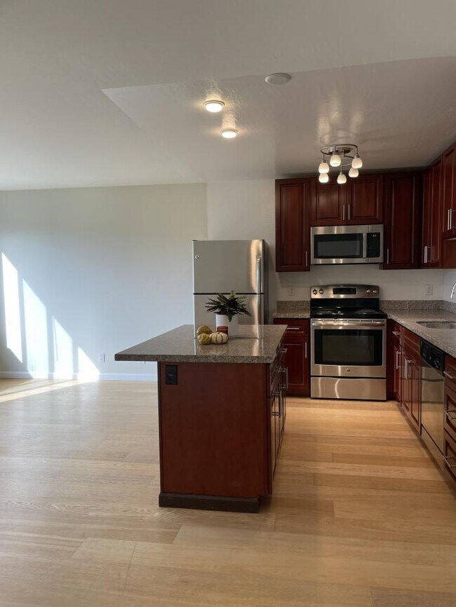 Foto del edificio - 3 bedroom in San Francisco CA 94110