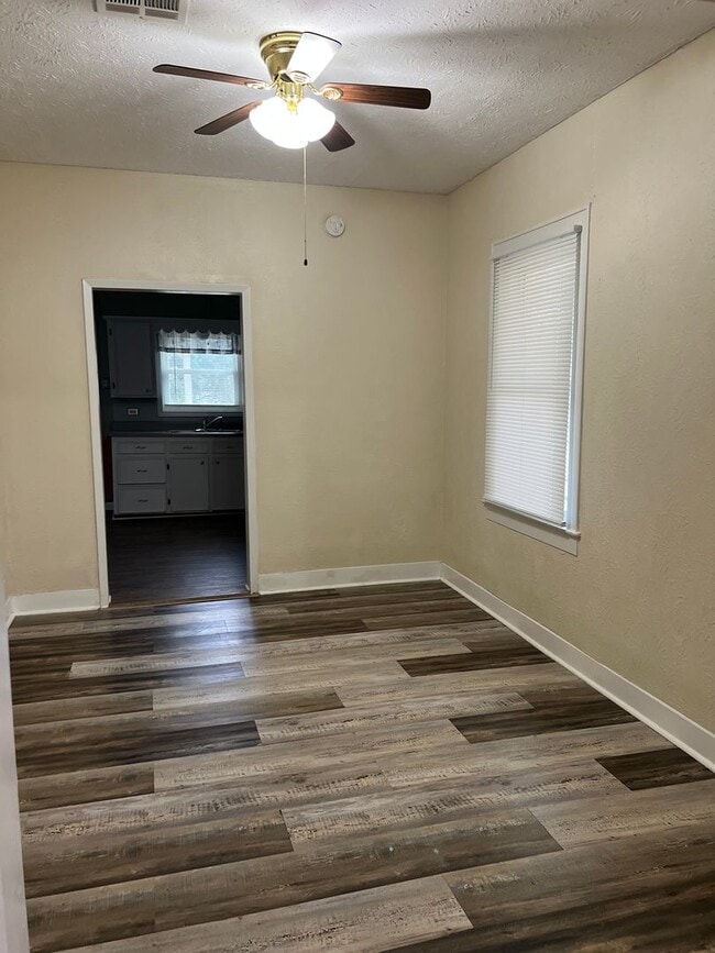 Foto del edificio - Home for lease