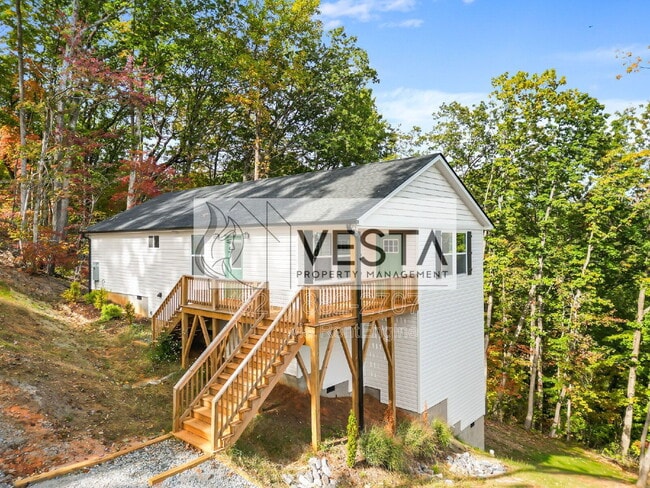 Building Photo - 430 Hague Dr