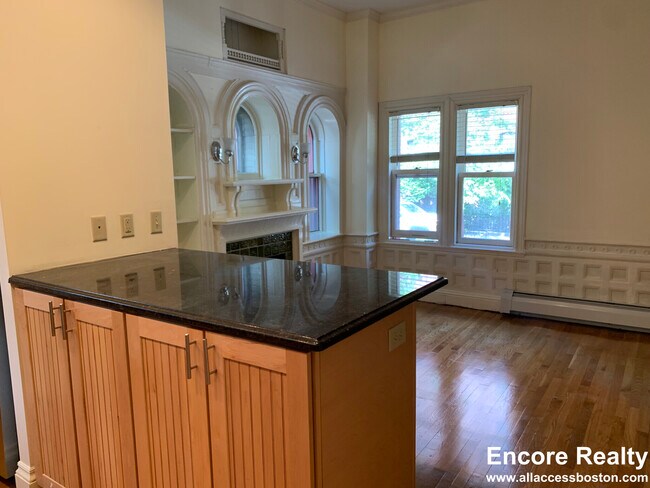 Foto del edificio - 195 Commonwealth Ave