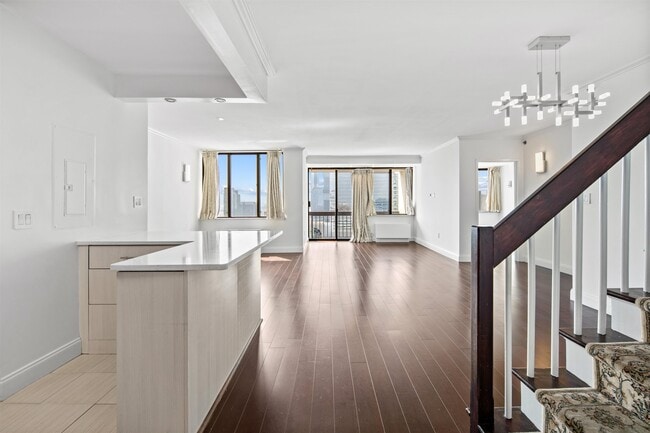 Building Photo - 45 River Dr S