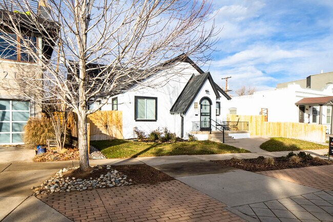 Building Photo - 2615 W Caithness Pl
