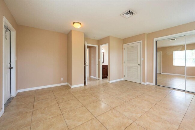 Foto del edificio - 1025 NE 9th Ave