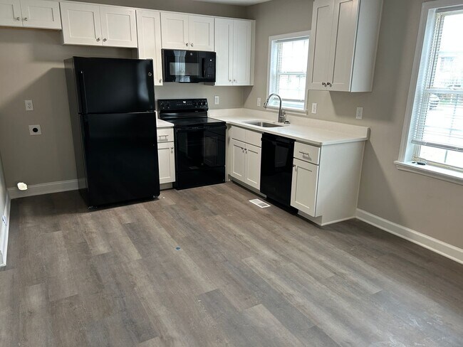 Foto del edificio - 2707 Patrick Ave