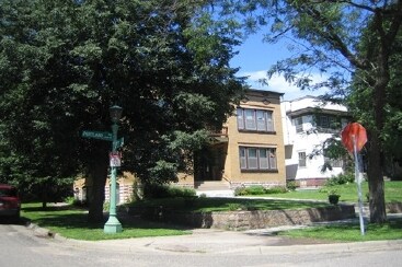 Foto del edificio - 1849 Portland Ave