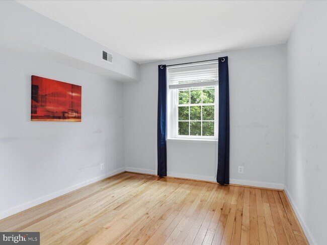 Foto del edificio - 2832 S Abingdon St