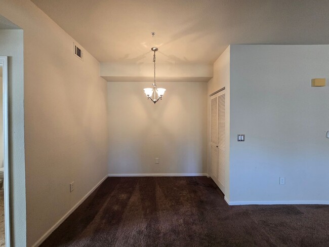 Building Photo - CANYON CREST CONDO