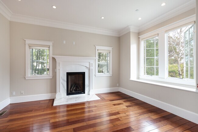 Foto del edificio - 2112 Easton Dr